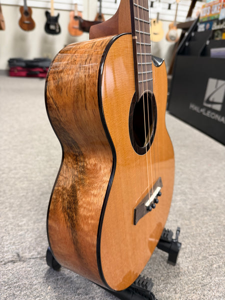 Flight Lily Solid Cedar/Mango Steel String Electric Baritone Ukulele w/Case