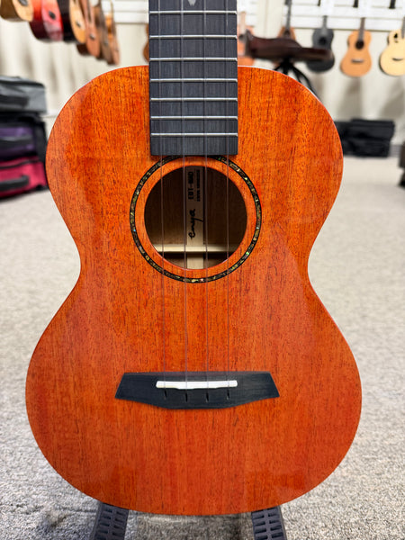 Enya EUT-MAD Solid Mahogany Tenor Ukulele w/Case