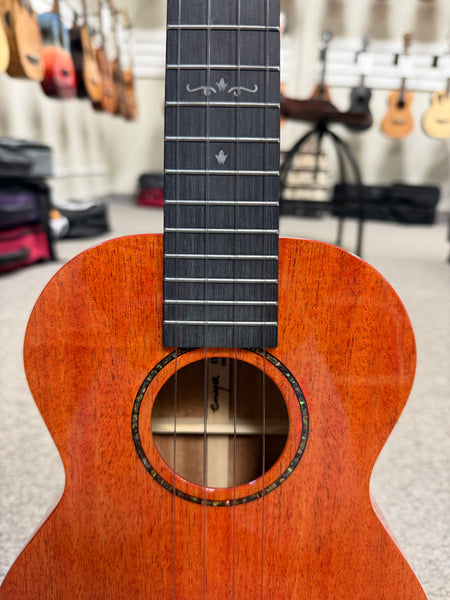 Enya EUT-MAD Solid Mahogany Tenor Ukulele w/Case