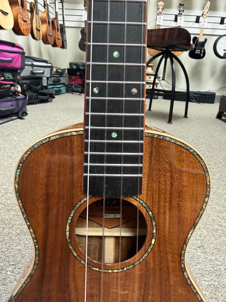Makaio MKC-20 Solid Koa Concert Ukulele w/Case - Rosewood Comfort Armrest