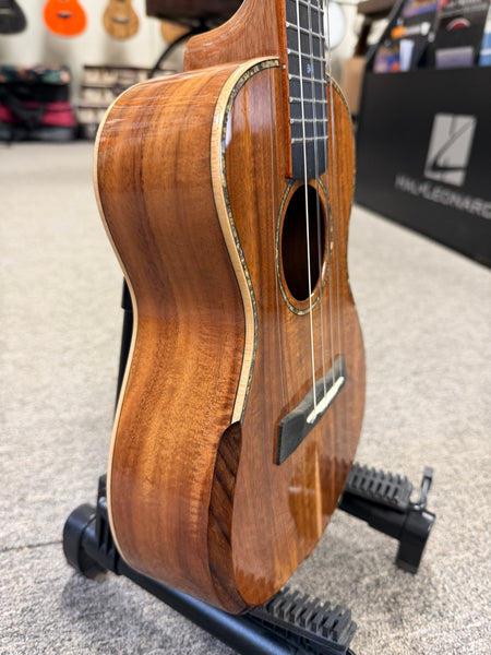 Makaio MKC-20 Solid Koa Concert Ukulele w/Case - Rosewood Comfort Armrest