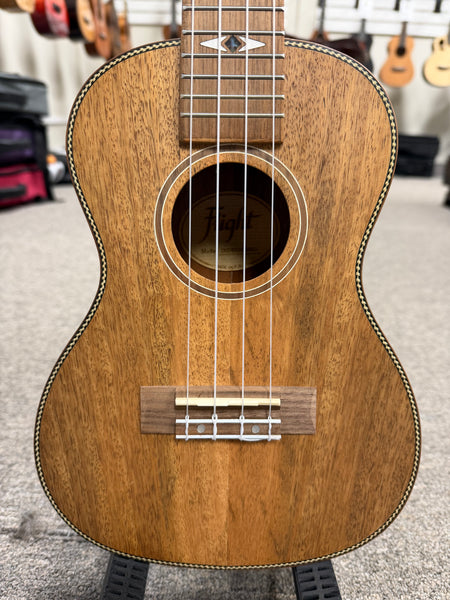 Flight DUC450 Mango Concert Ukulele w/Case