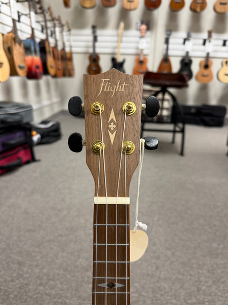 Flight DUC450 Mango Concert Ukulele w/Case