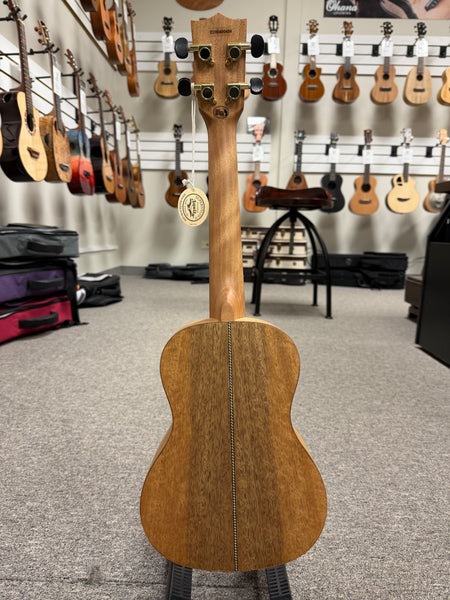 Flight DUC450 Mango Concert Ukulele w/Case