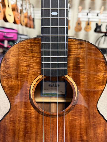 KALA KA-CT-SA-BG Solid Acacia Baritone Ukulele w/Case #1 - Contour Series