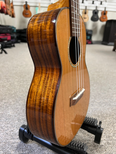 OHANA TK-260G Solid Cedar/Acacia Tenor Ukulele