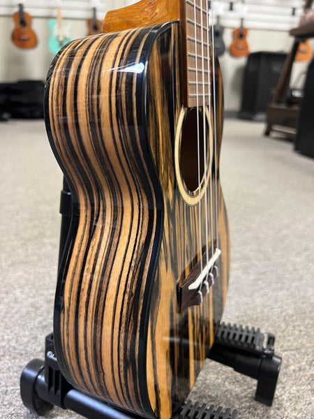 OHANA CK-150BWE Black/White Ebony Concert Ukulele