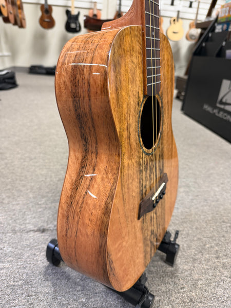 Makaio MSMBXS-10 Large Body Steel String Spalted Mango Baritone Ukulele w/Case