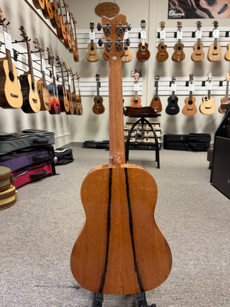 Makaio MSMBXS-10 Large Body Steel String Spalted Mango Baritone Ukulele w/Case