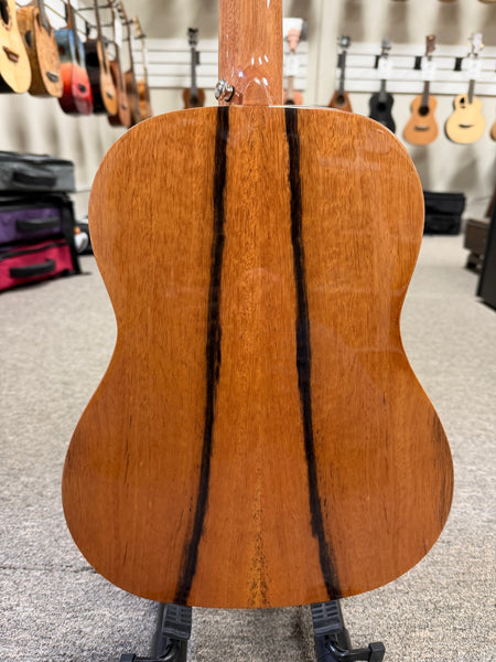 Makaio MSMBXS-10 Large Body Steel String Spalted Mango Baritone Ukulele w/Case