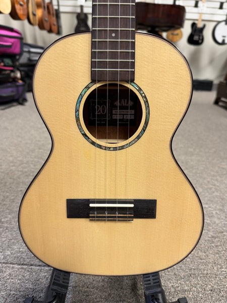 KALA KA-20th-SQS-T Solid Spruce/Quilted Sapele Tenor Ukulele w/Case - 20th Anniversary Limited Edition