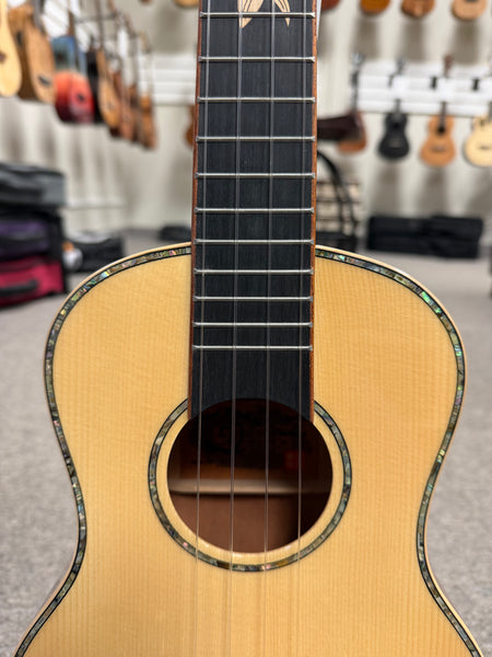 SNAIL BHC-5T Solid Spruce/Ebony Tenor Ukulele w/Case