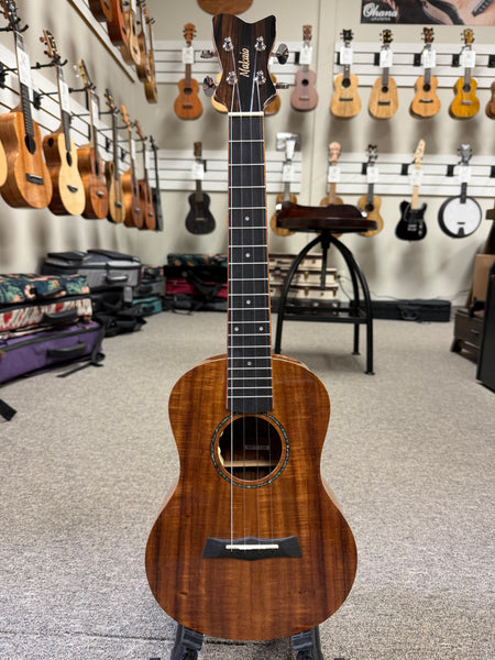 Makaio MKT-10E  Koa Tenor Electric Ukulele w/Case