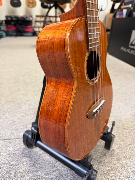 aNueNue AKK2 Solid Koa Concert Ukulele w/Case - Pre Loved