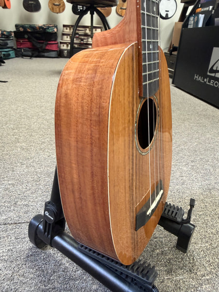 Makaio MKTP-10 Koa Pineapple Concert Long Neck Ukulele w/Case