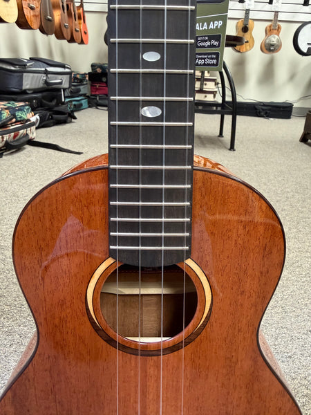KALA KA-CT-SMH-TG Solid Mahogany Tenor Ukulele W/Case - Contour Series