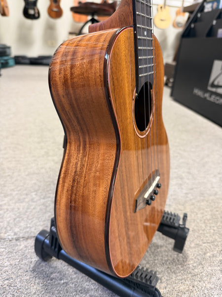 Flight Phantom Solid Acacia Electric Tenor Ukulele w/Case - Royal Series