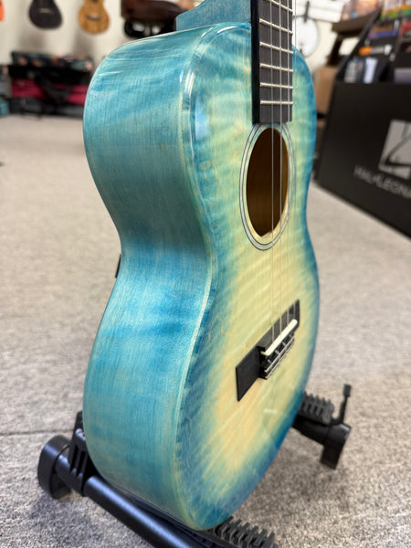 KALA KA-WF-BLU-AFM-T Solid Blue Flame Maple Tenor Ukulele w/Case - Waterfall Series