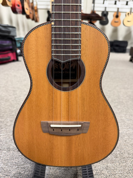 Oli X1-CMH-S Solid Mahogany Concert Ukulele w/Case
