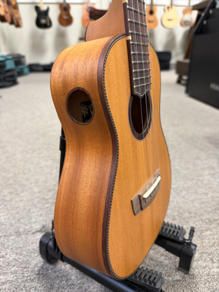 Oli X1-CMH-S Solid Mahogany Concert Ukulele w/Case