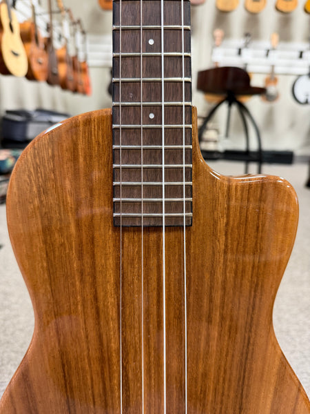 Pono TE-D Solid Acacia Deluxe Electric Tenor Solid Body Ukulele w/Case - Pre Loved