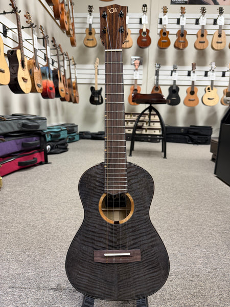 Oli L1SP-TMG-BK Solid Mango Tenor Ukulele w/Case - Black