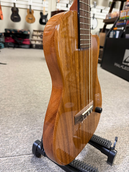 Pono TE-D Solid Acacia Deluxe Electric Tenor Solid Body Ukulele w/Case - Pre Loved