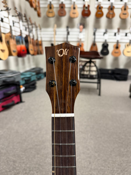 Oli L1SP-TMG-BK Solid Mango Tenor Ukulele w/Case - Black