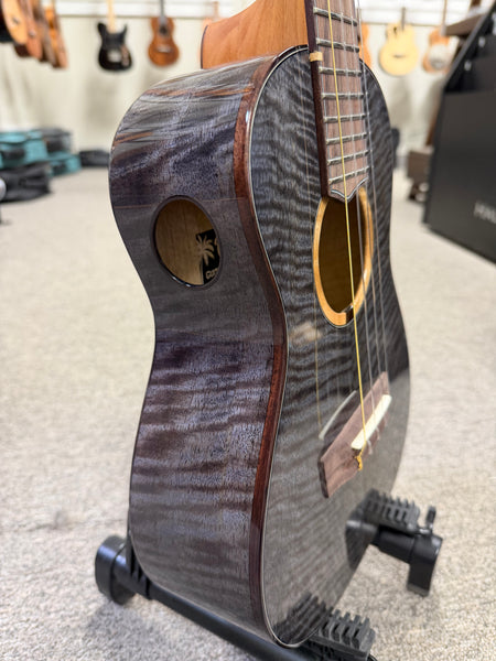 Oli L1SP-TMG-BK Solid Mango Tenor Ukulele w/Case - Black