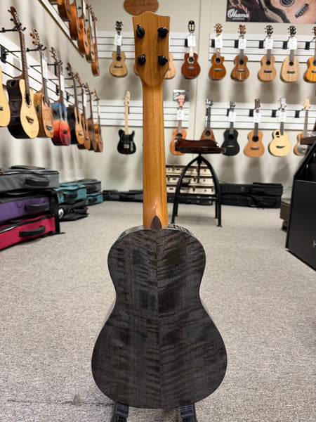 Oli L1SP-TMG-BK Solid Mango Tenor Ukulele w/Case - Black