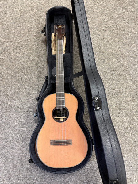 Oli L2-BCR Solid Cedar/Rosewood Baritone Ukulele w/Case