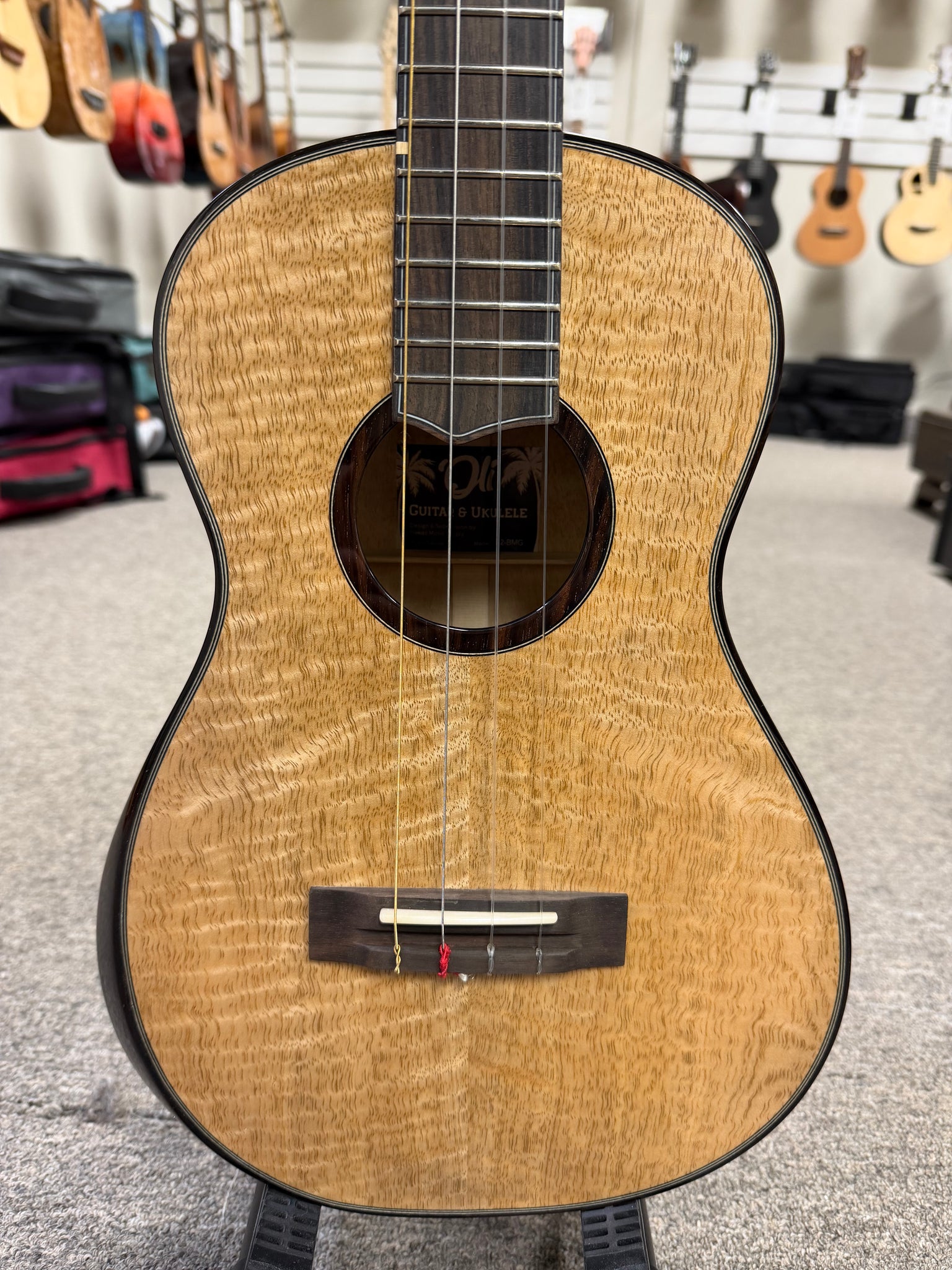 Oli L2-BMG Solid Mango Baritone Ukulele w/Case - Aloha City Ukes