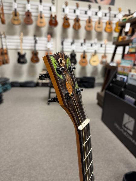 Oli L2-BMG Solid Mango Baritone Ukulele w/Case