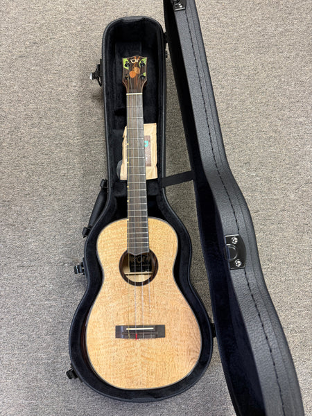 Oli L2-BMG Solid Mango Baritone Ukulele w/Case
