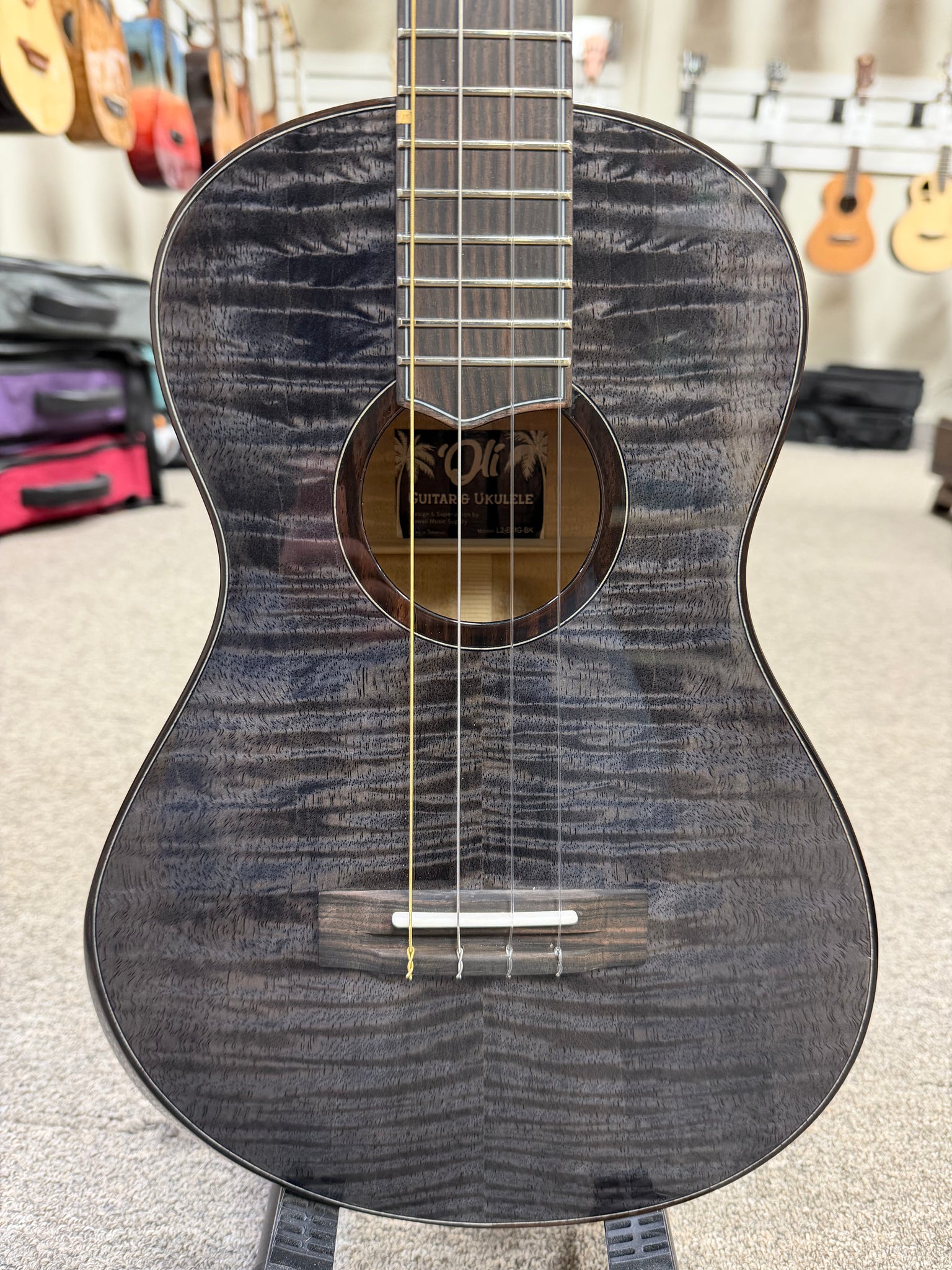 Oli L2-BMG-BK Solid Mango Baritone Ukulele w/Case - Black - Aloha City Ukes