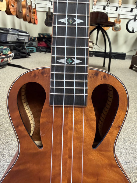 AMAHI C-10 African Burl Concert Ukulele w/Case