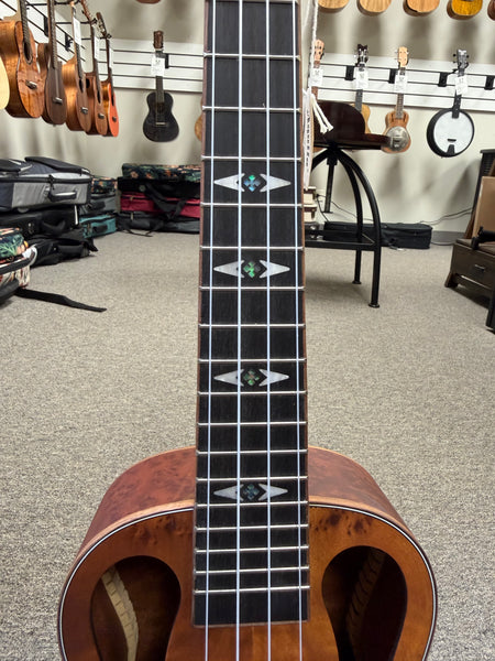 AMAHI C-10 African Burl Concert Ukulele w/Case