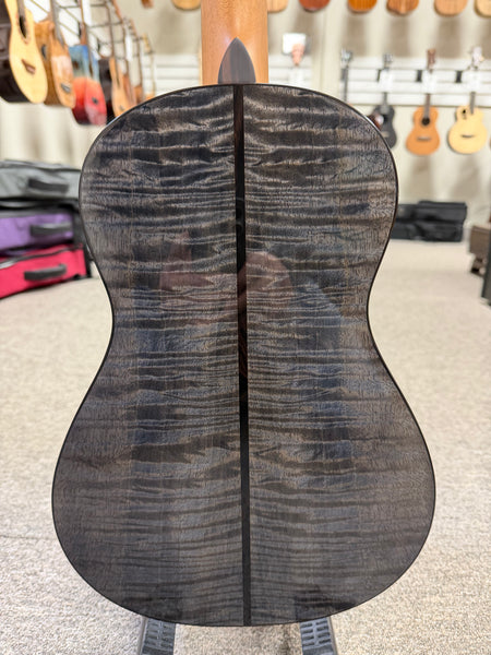 Oli L2-BMG-BK Solid Mango Baritone Ukulele w/Case - Black