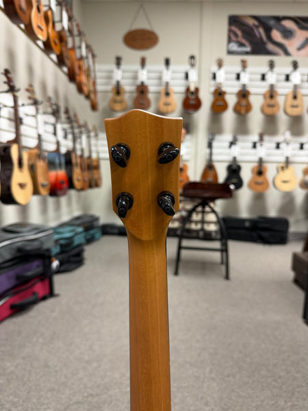 Oli L2-BMG-BK Solid Mango Baritone Ukulele w/Case - Black