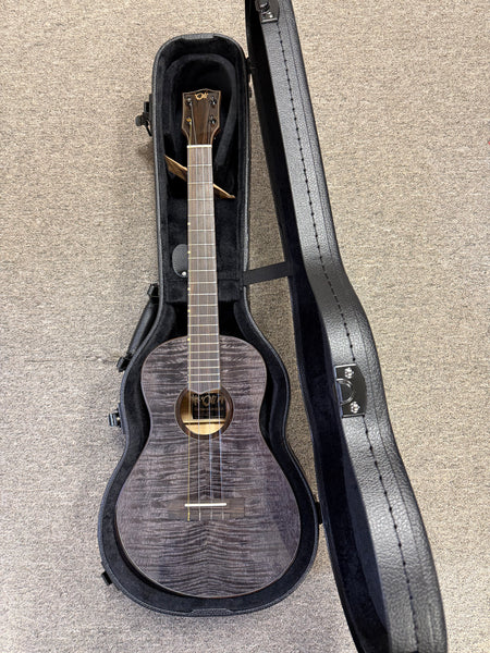 Oli L2-BMG-BK Solid Mango Baritone Ukulele w/Case - Black