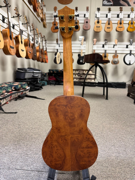 AMAHI C-10 African Burl Concert Ukulele w/Case