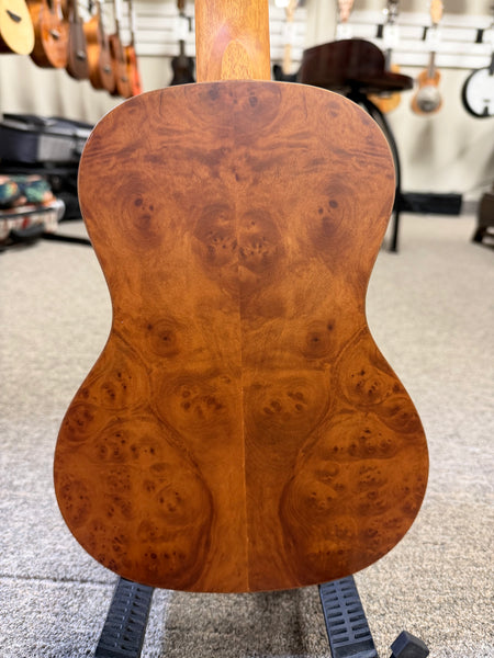 AMAHI C-10 African Burl Concert Ukulele w/Case