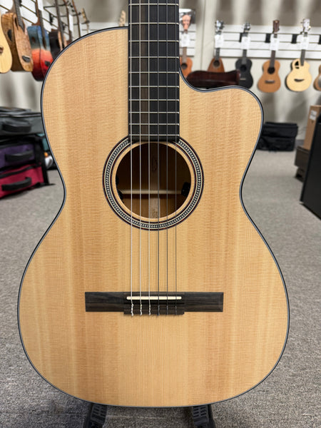 Martin 000C12-16E Nylon Acoustic/Electric Guitar w/Case - Pre Loved