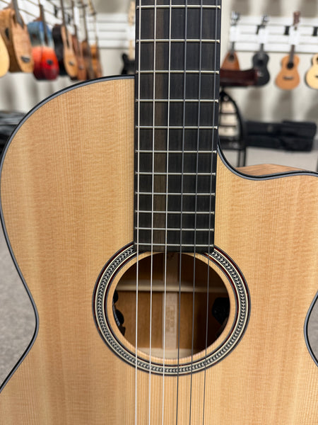 Martin 000C12-16E Nylon Acoustic/Electric Guitar w/Case - Pre Loved