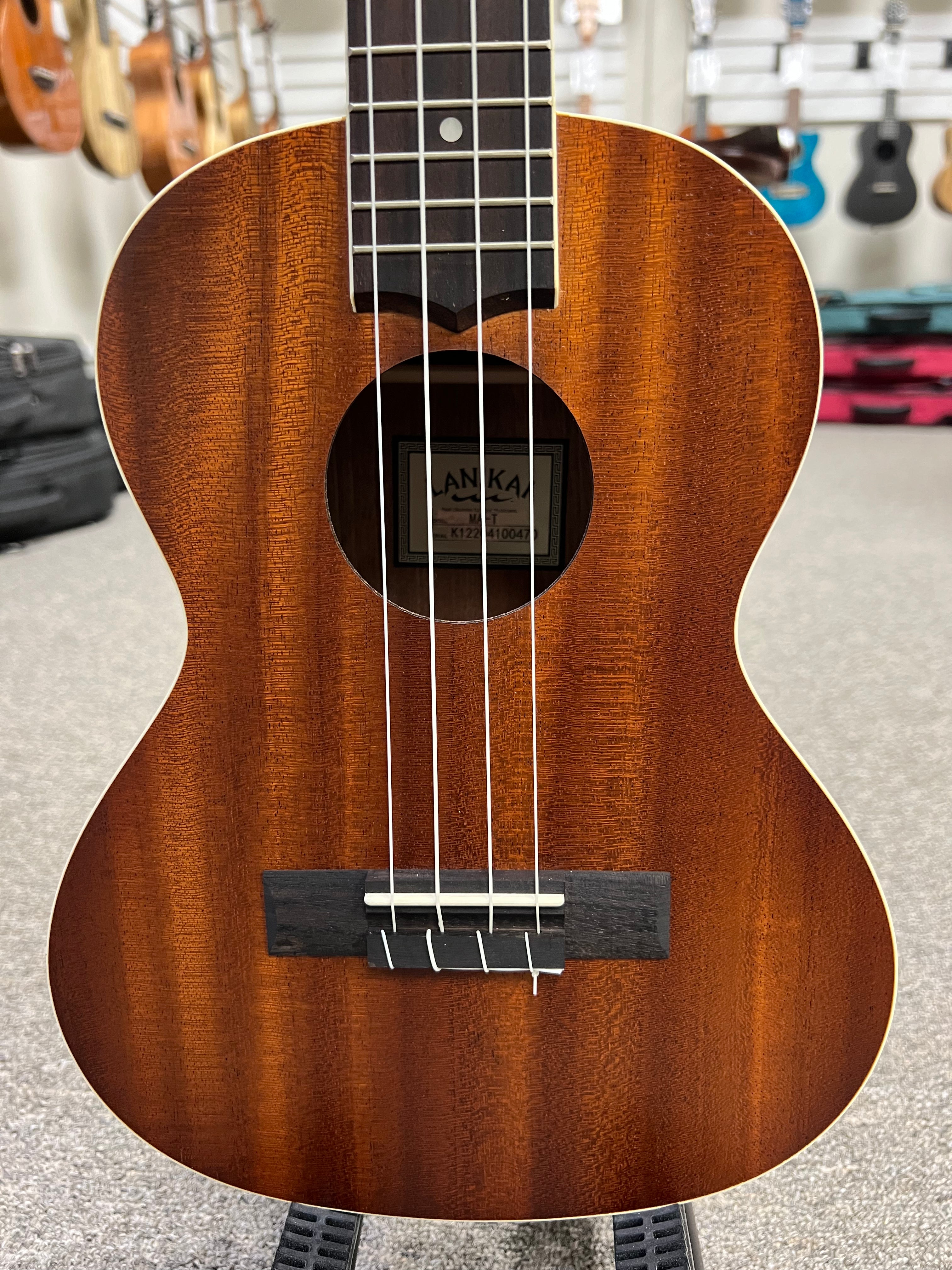 (ユーワン)MAGERIT LANIAKEA スペイン製 LANIKAI QM-RDCET Quilted Maple Electric Tenor Ukulele w/Case