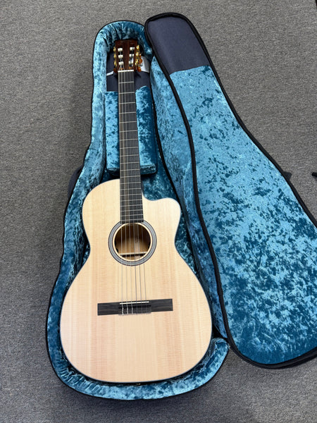 Martin 000C12-16E Nylon Acoustic/Electric Guitar w/Case - Pre Loved