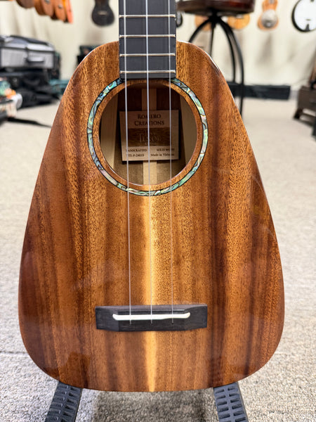 Romero Creations TT3 'Ekolu 3 String Solid Phoenix Tiny Tenor Ukulele w/Case
