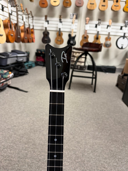 Romero Creations TT3 'Ekolu 3 String Solid Phoenix Tiny Tenor Ukulele w/Case