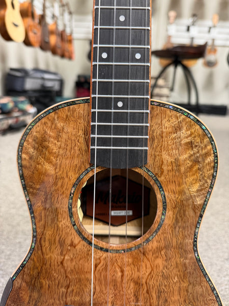Makaio MSMT-20E Solid Spalted Mango Tenor Ukulele w/Case #2 - Rosewood Comfort Armrest