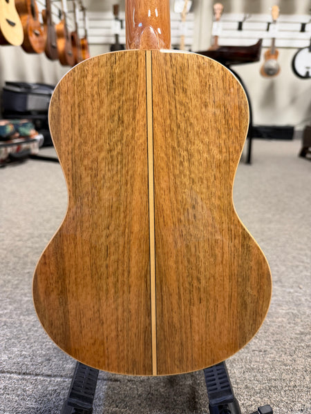 Makaio MSMT-20 Solid Spalted Mango Tenor Ukulele w/Case #1 - Comfort Armrest